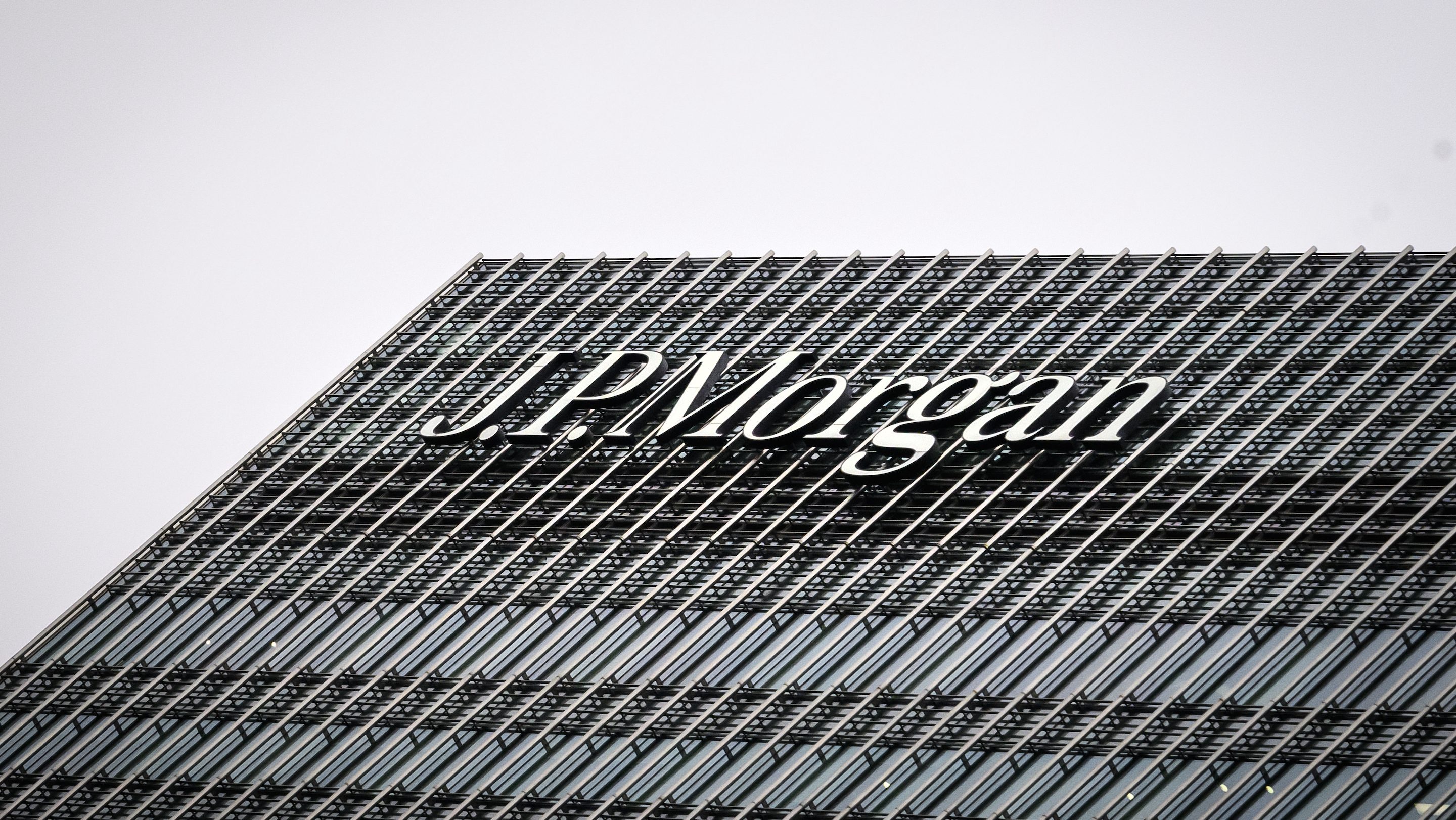 JPMorgan Targets European Market Share with Major Hiring Spree